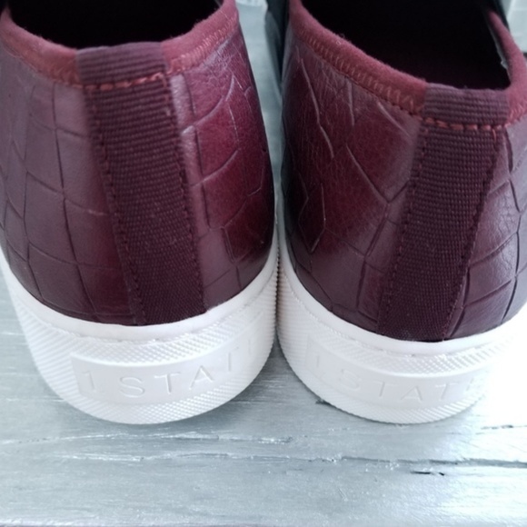 NEW Wine Crocodile print slips ons NEW - Picture 3 of 4